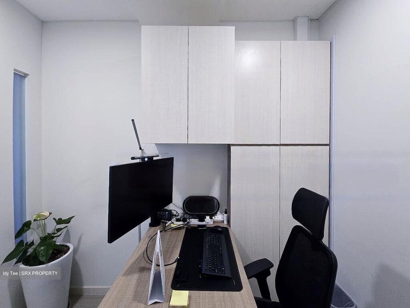 Eon Shenton (D2), Office #457308561